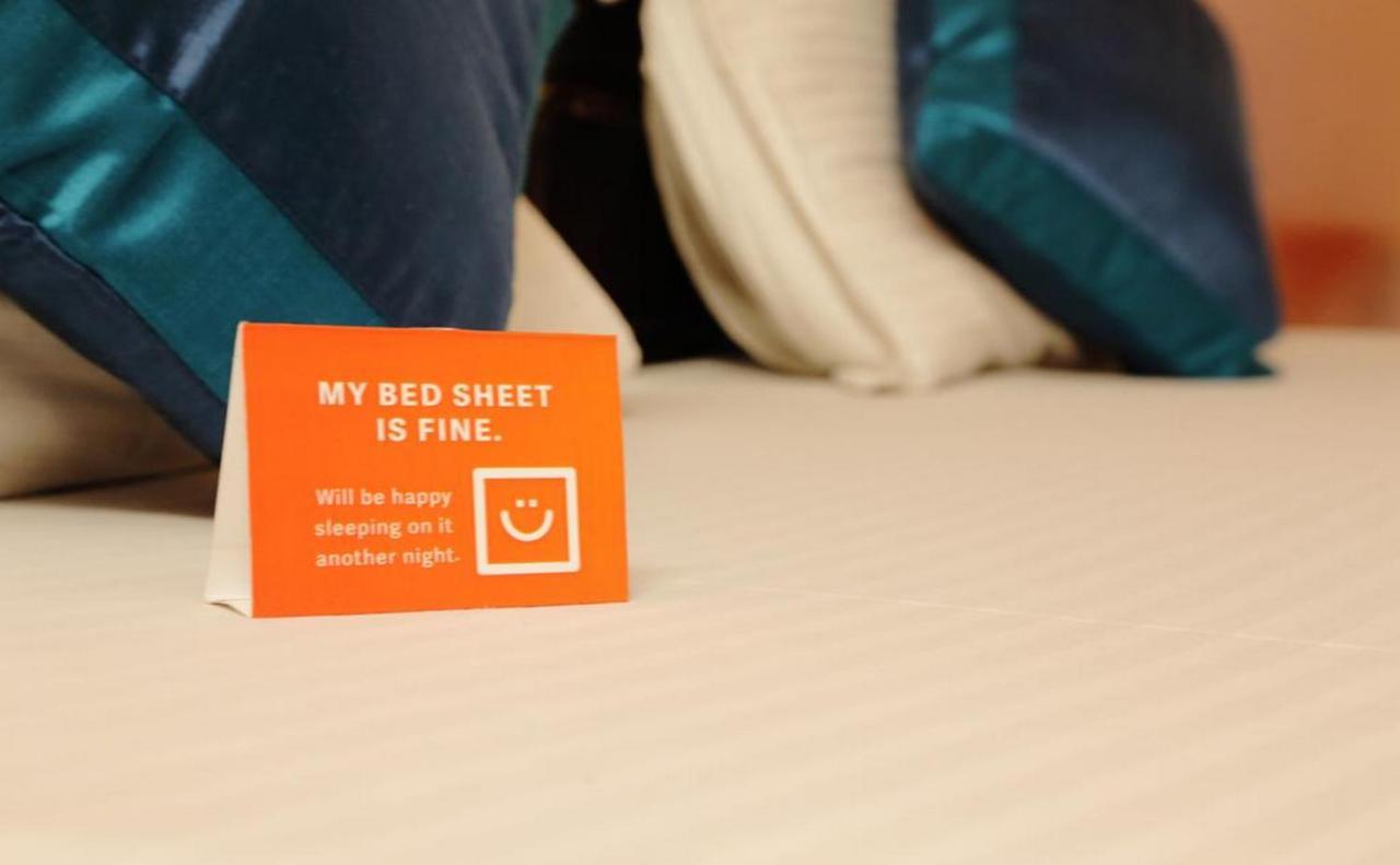 Royal Blue Meridian Inn Бангалор Екстериор снимка